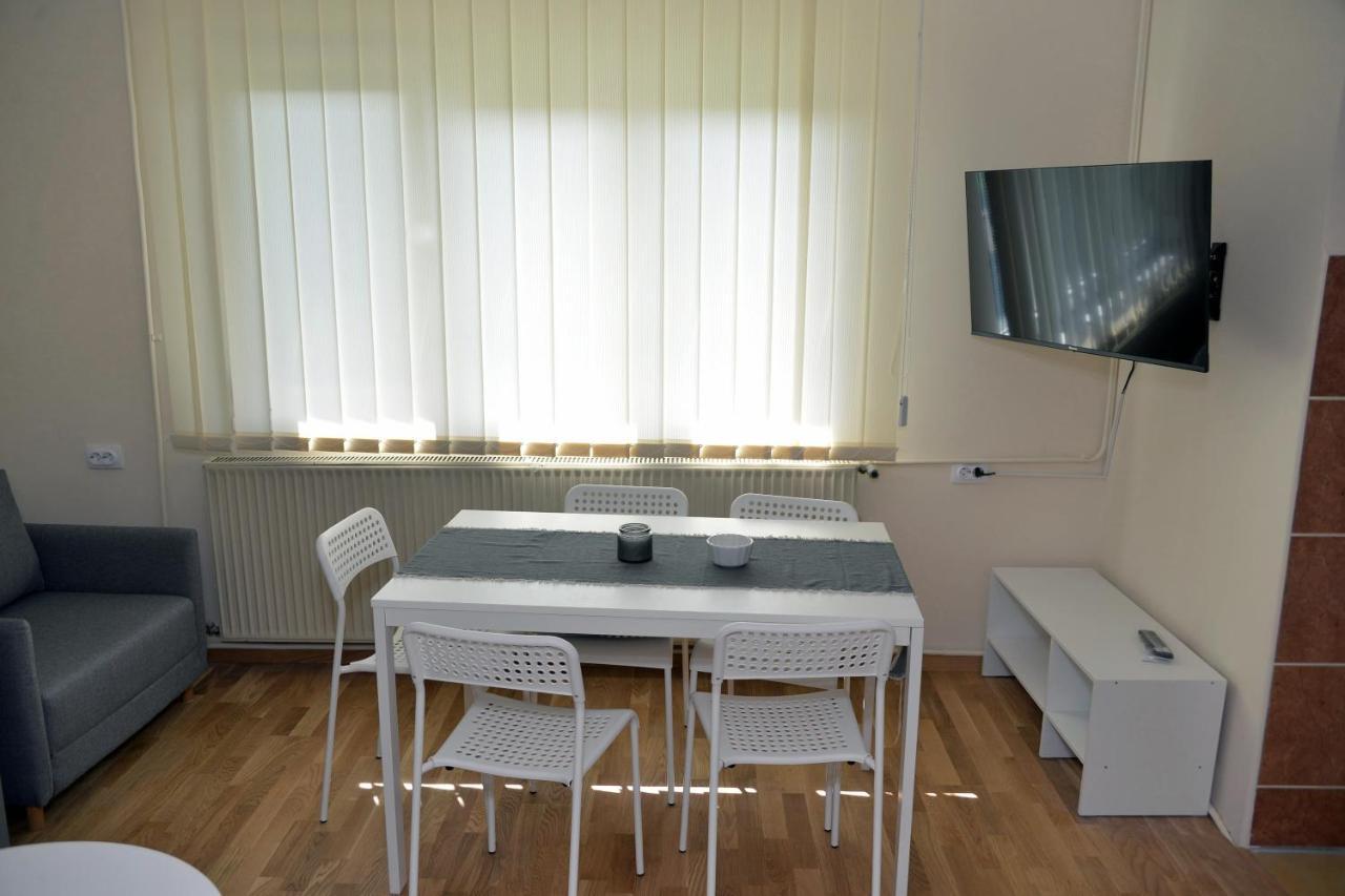 Affordable And Newly Renovated 1-Bedroom Apartment Kraljevo Exteriér fotografie