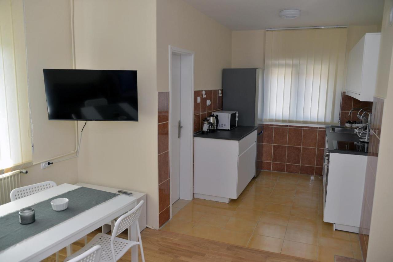 Affordable And Newly Renovated 1-Bedroom Apartment Kraljevo Exteriér fotografie